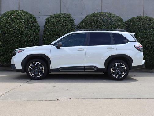Crystal White Pearl 2025 Subaru Forester Limited