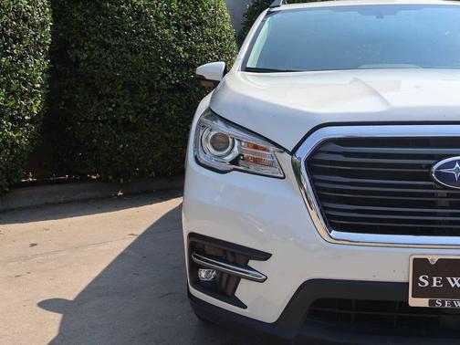 2022 Subaru Ascent Limited 8-Passenger