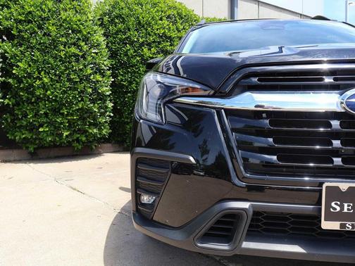 Crystal Black Silica 2024 Subaru Ascent Limited 7-Passenger