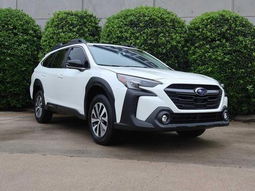 Crystal White Pearl 2025 Subaru Outback Premium