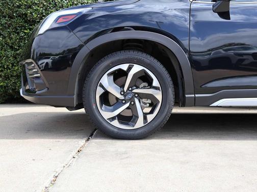 Crystal Black Silica 2023 Subaru Forester Touring