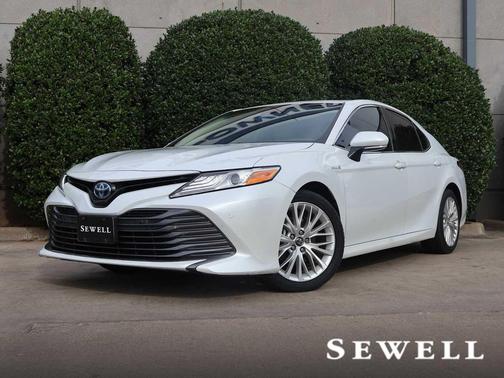2018 Toyota Camry Hybrid XLE