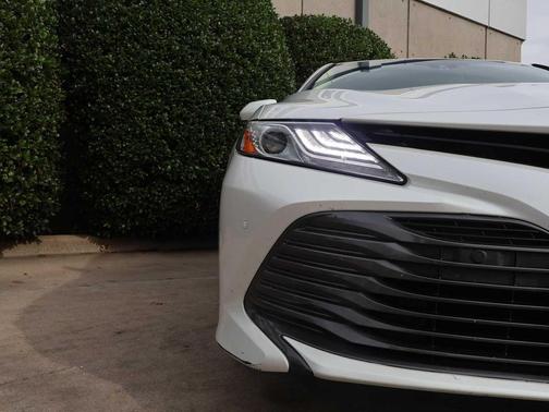2018 Toyota Camry Hybrid XLE