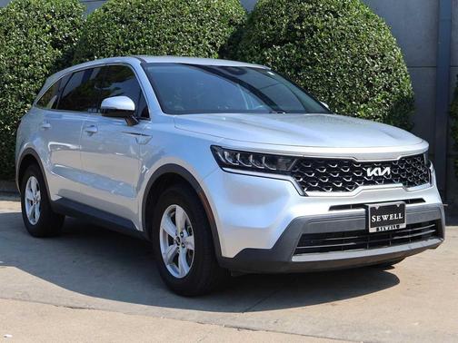 2022 Kia Sorento LX