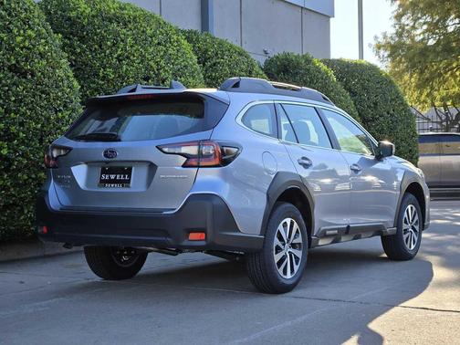 2025 Subaru Outback Base