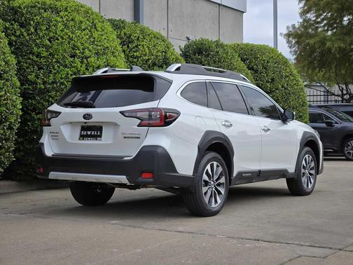 2025 Subaru Outback Touring XT