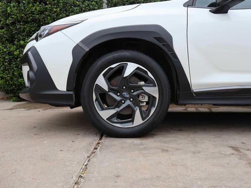 Crystal White Pearl 2024 Subaru Crosstrek Limited