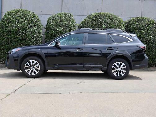 Crystal Black Silica 2025 Subaru Outback Premium