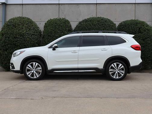 Crystal White Pearl 2021 Subaru Ascent Limited 8-Passenger
