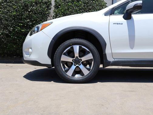 Crystal White Pearl 2015 Subaru XV Crosstrek Hybrid Base