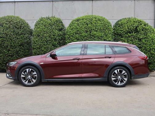 2018 Buick Regal TourX Essence