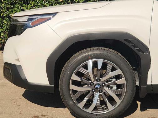 Crystal White Pearl 2026 Subaru Forester Touring