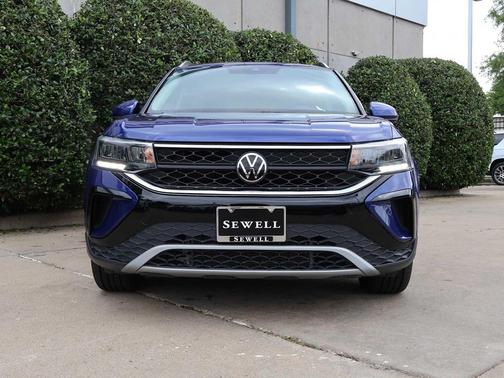 Dusk Blue Metallic 2023 Volkswagen Taos 1.5T SE
