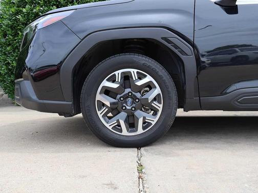 Crystal Black Silica 2025 Subaru Forester Premium