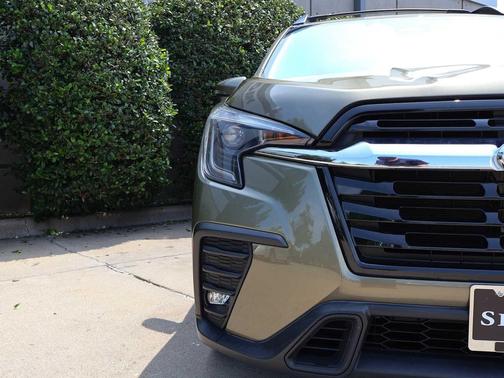 Autumn Green Metallic 2023 Subaru Ascent Limited 7-Passenger