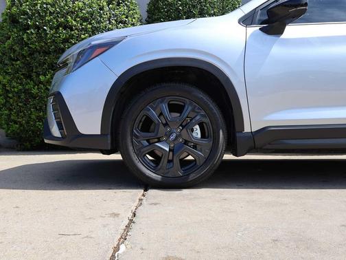 Ice Silver Metallic 2025 Subaru Ascent Onyx Edition Touring 7-Passenger