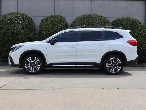 Crystal White Pearl 2024 Subaru Ascent Limited 8-Passenger