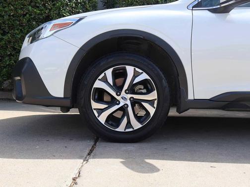 Crystal White Pearl 2021 Subaru Outback Limited