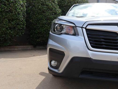 Ice Silver Metallic 2019 Subaru Forester Premium