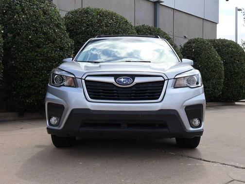 Ice Silver Metallic 2019 Subaru Forester Premium