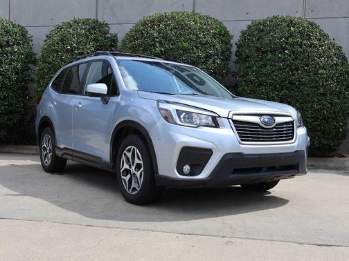 Ice Silver Metallic 2019 Subaru Forester Premium