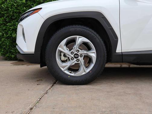 White Pearl 2024 Hyundai TUCSON SEL