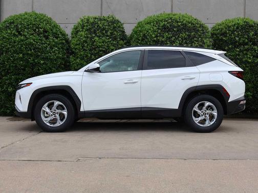 White Pearl 2024 Hyundai TUCSON SEL