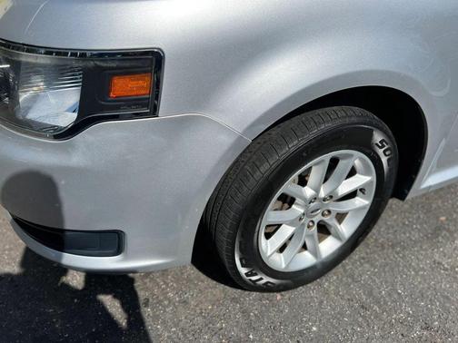 Ingot Silver Metallic 2016 Ford Flex SE