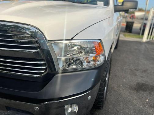 Bright White Clearcoat 2017 RAM 1500 Big Horn