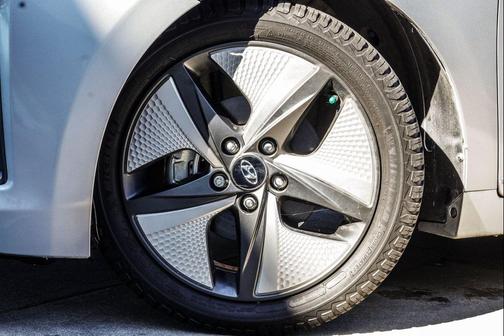 2022 Hyundai IONIQ Hybrid SEL