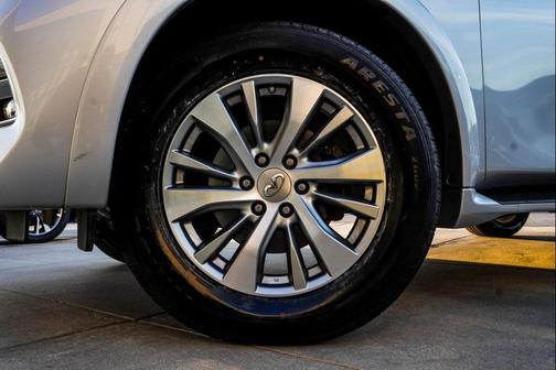 2015 INFINITI QX80 Base