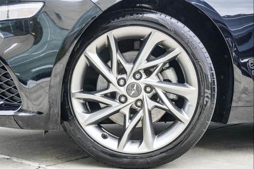 2022 Genesis G70 2.0T RWD