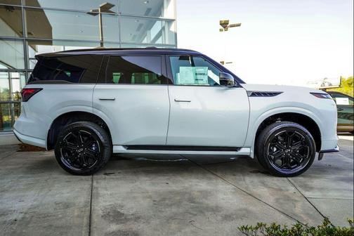 Radiant White/Black Obsidian 2026 INFINITI QX80 SPORT AWD