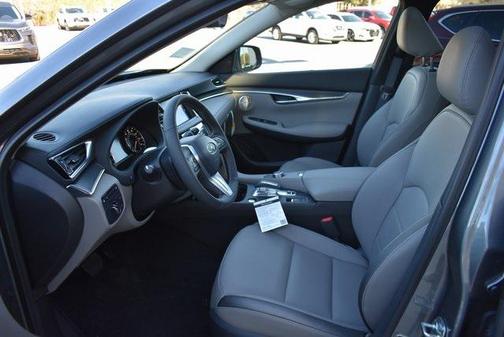 2024 INFINITI QX50 LUXE