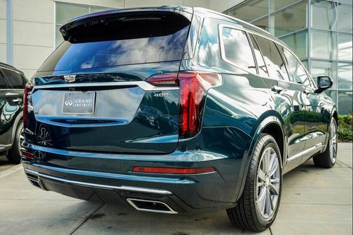 2025 Cadillac XT6 Premium Luxury FWD