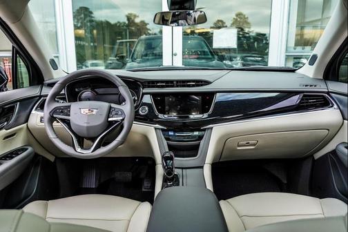 2025 Cadillac XT6 Premium Luxury FWD