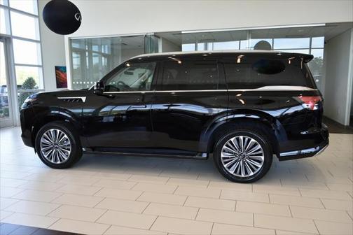 2025 INFINITI QX80 Luxe