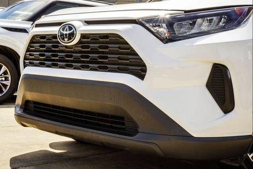 Super White 2019 Toyota RAV4 LE