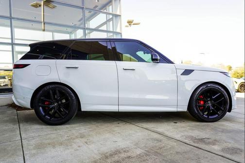 2023 Land Rover Range Rover Sport SE