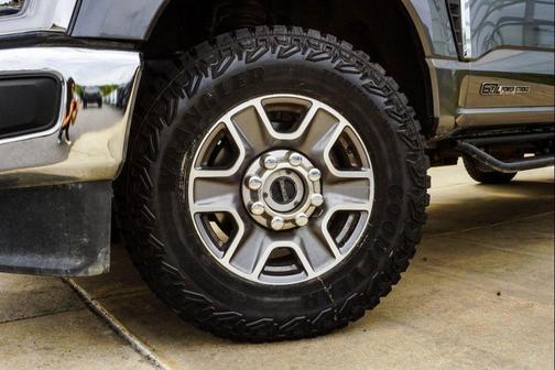 Carbonized Gray Metallic 2024 Ford F-250 Lariat