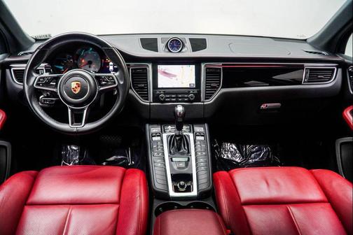 Night Blue Metallic 2018 Porsche Macan Macan