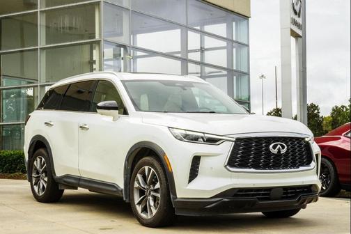 Majestic White 2023 INFINITI QX60 Luxe