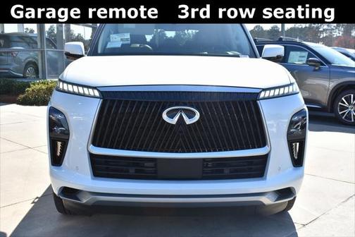 2025 INFINITI QX80 Luxe