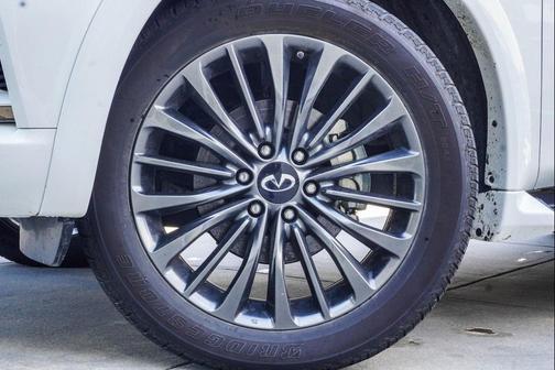 2024 INFINITI QX80 SENSORY AWD