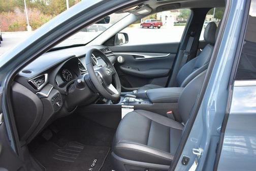 2024 INFINITI QX50 LUXE