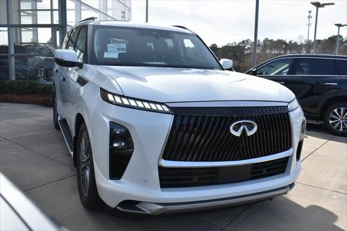 2025 INFINITI QX80 Luxe
