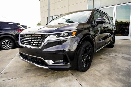 2023 Kia Carnival SX