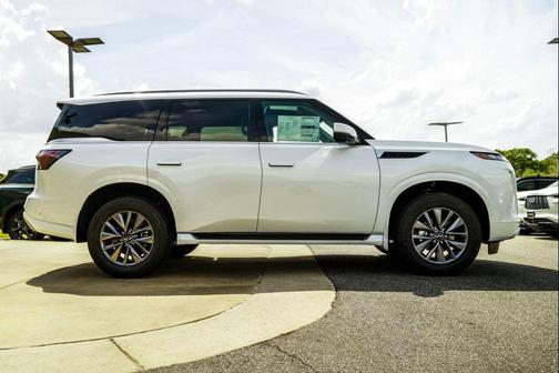 Radiant White 2026 INFINITI QX80 PURE AWD