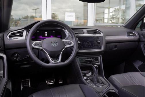 2023 Volkswagen Tiguan 2.0T SE R-Line Black