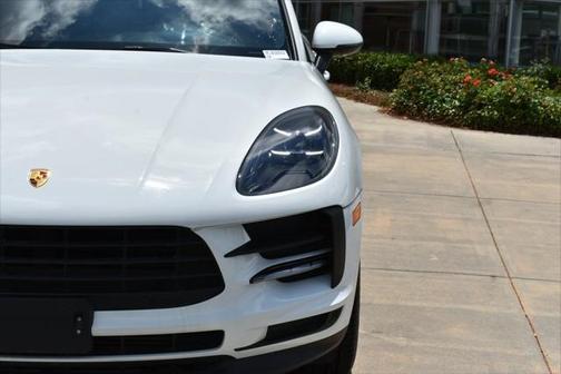 2021 Porsche Macan Base
